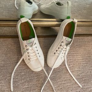 Like new sneakers only worn once